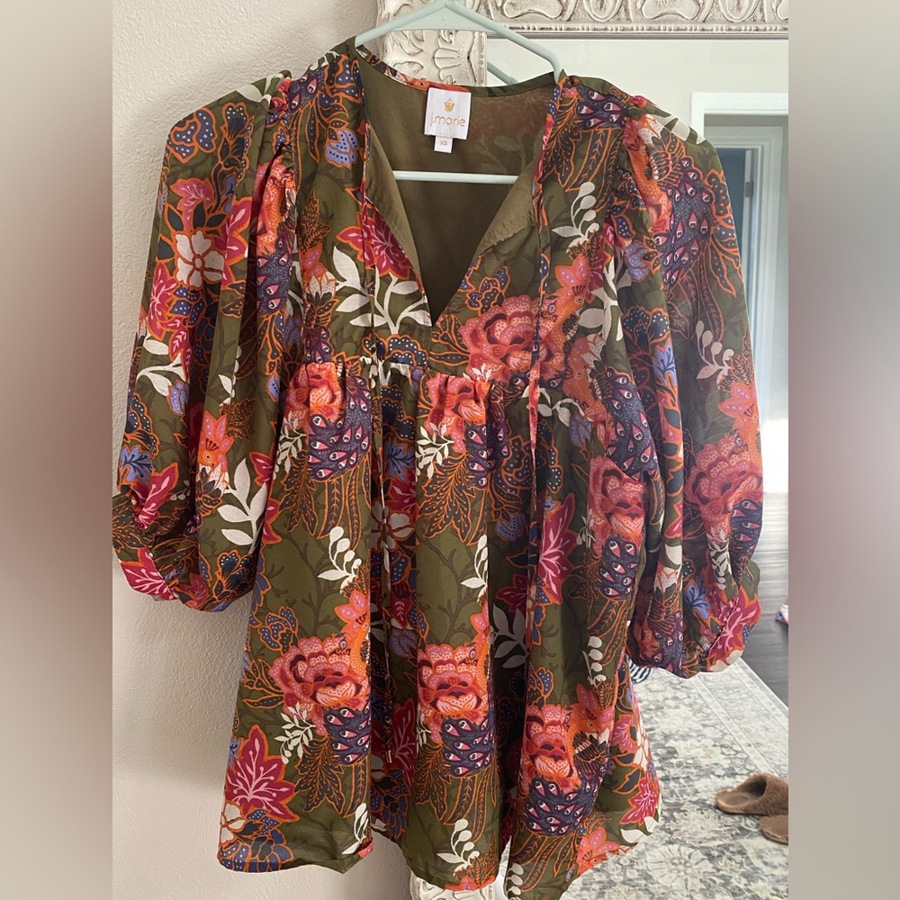 NWOT J. Marie Tunic Top